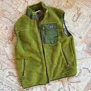 Patagonia Men's Classic Retro-X® Fleece Vest with Zipper Pockets - Green Sz L
